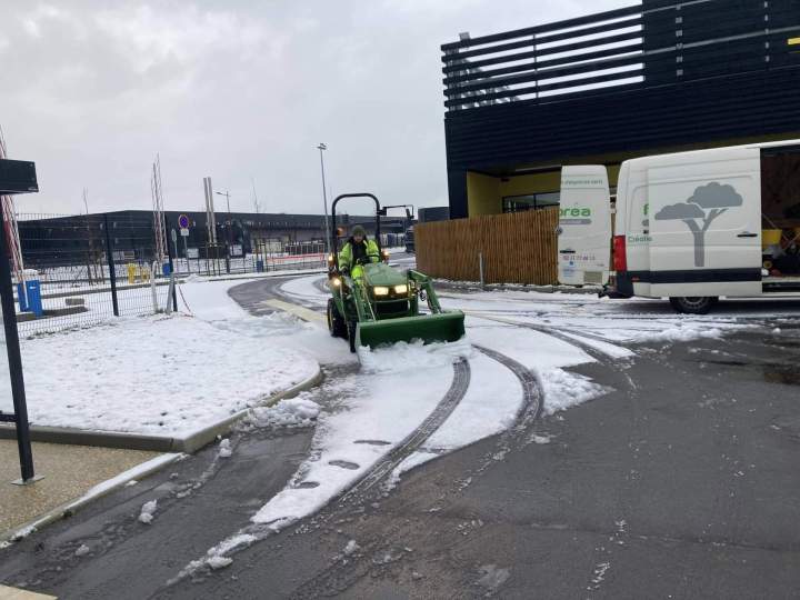 Travaux de salage et de déneigement Rots