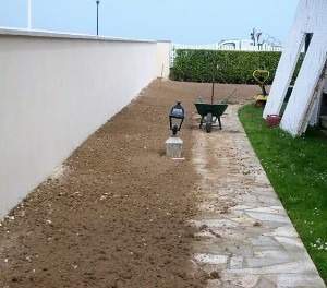 Préparation jardin pour l'engazonnement Rots