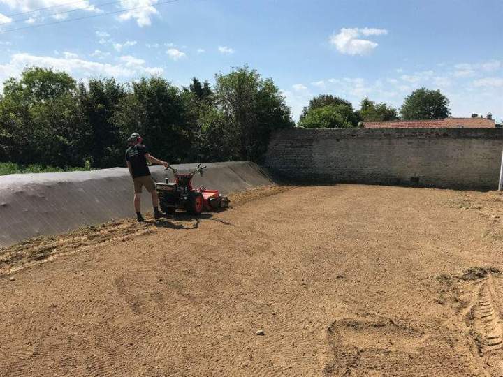 Préparation sol pour engazonnement Rots